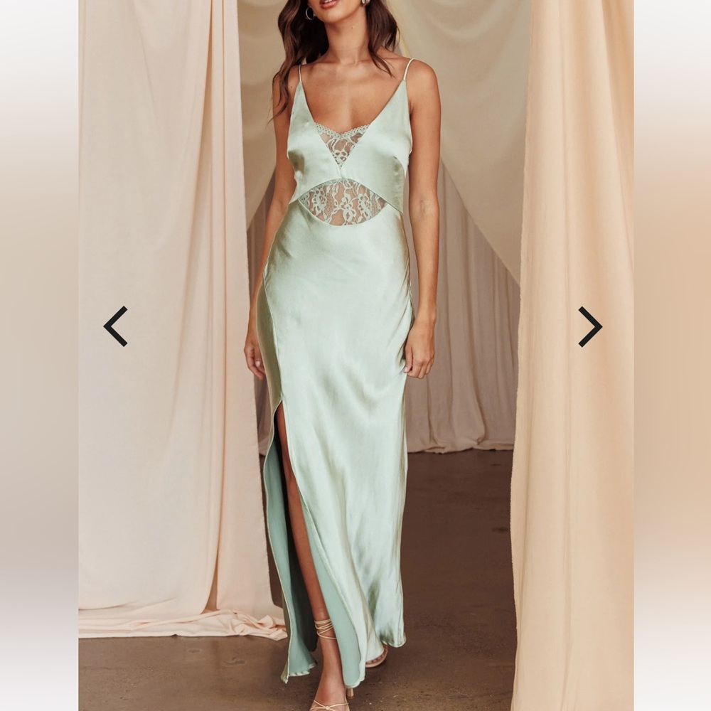 NWT Selfie Leslie Better Believe Maxi Dress with Lace Detail- medium